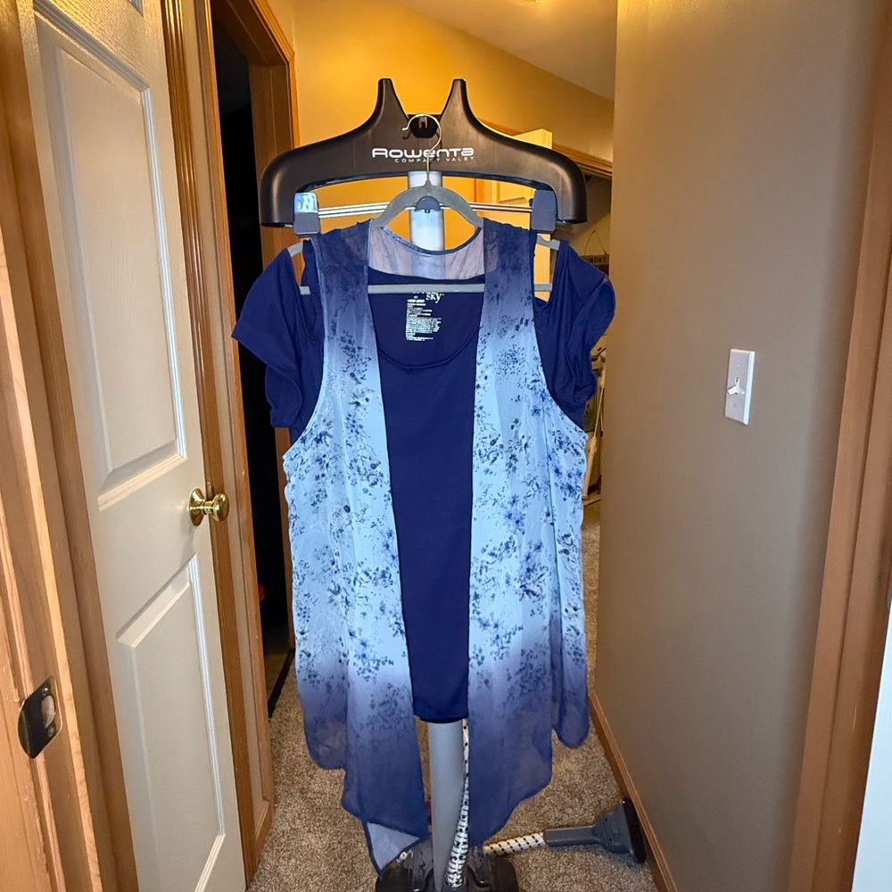*EUC Terra & Sky Navy Cold-Shoulder Top with Attached Flowy Vest 1X (16w-18w)